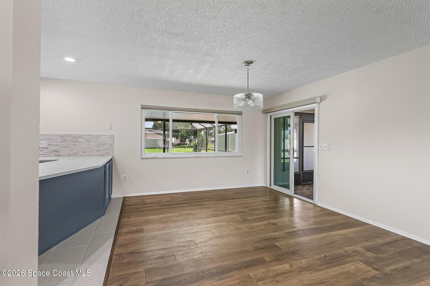 THIS IS A MUST SEE! Extremely Well-Maintained, Remodeled, 3 - photo 13