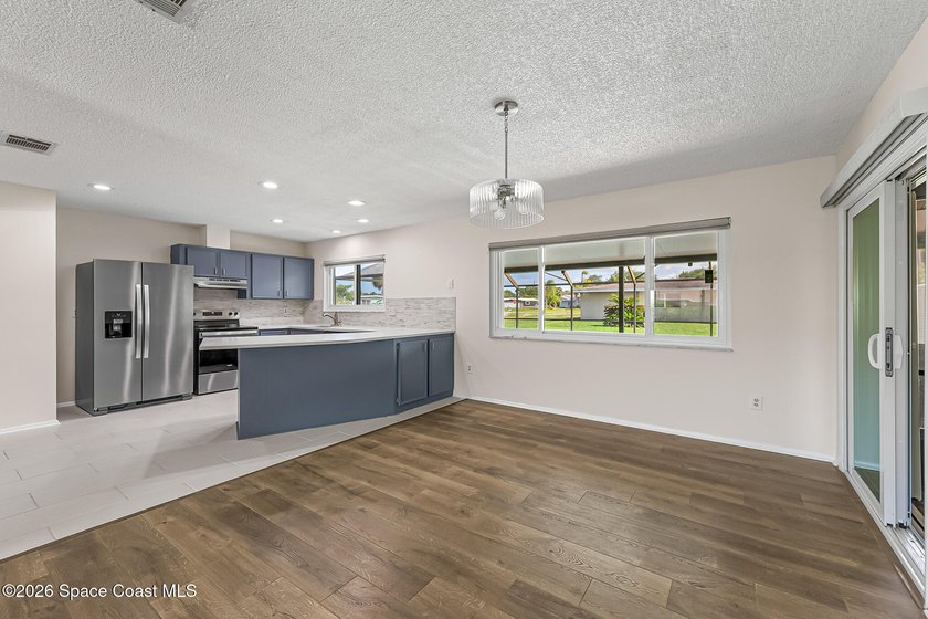 THIS IS A MUST SEE! Extremely Well-Maintained, Remodeled, 3 - photo 14