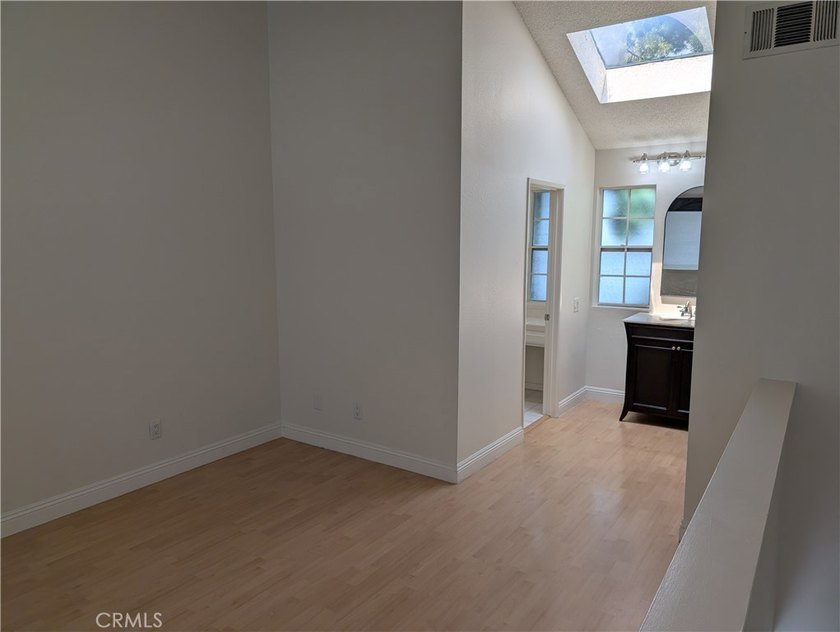 Beautiful Loft-Style Condo in the Desirable Pine Creek Community - photo 15