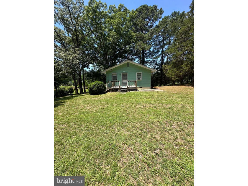 Waterfront Opportunity with Endless Potential! Nestled on over 2 - photo 2