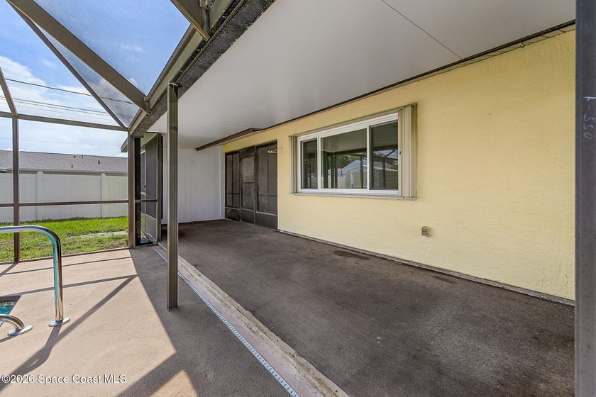 THIS IS A MUST SEE! Extremely Well-Maintained, Remodeled, 3 - photo 33