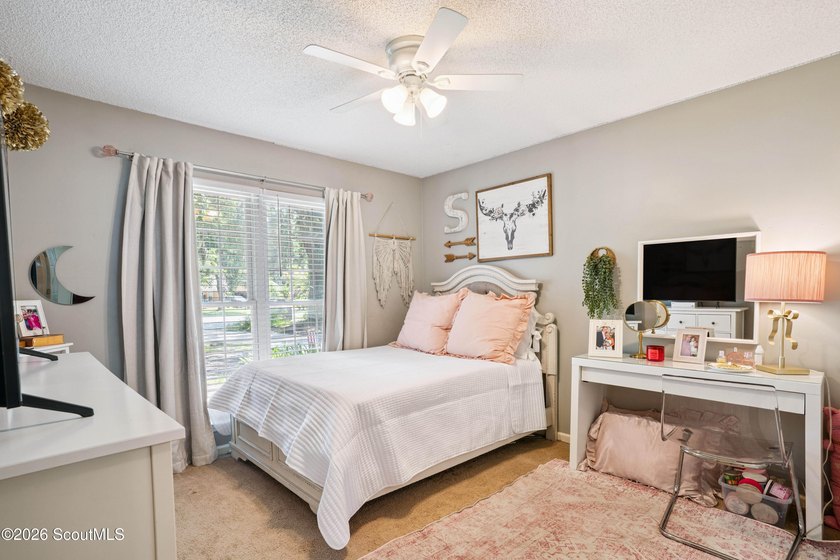 Welcome home to this charming 3-bedroom, 2-bath cottage-style - photo 6