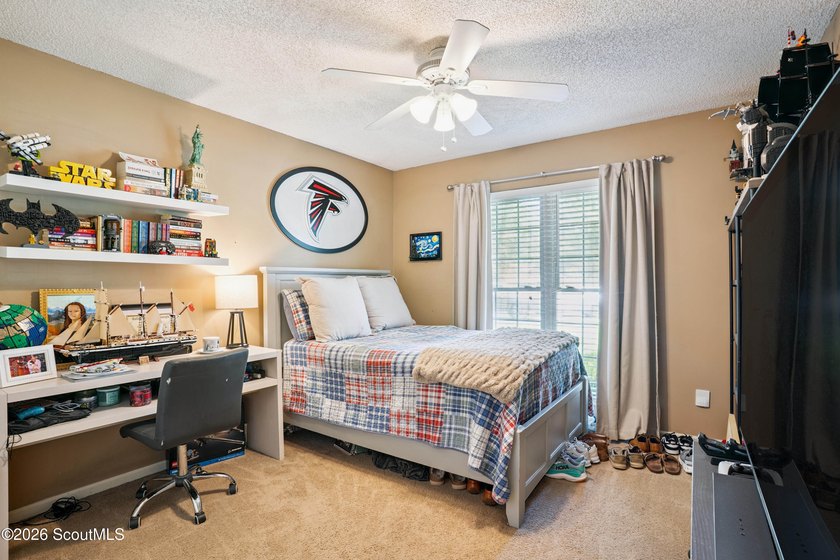Welcome home to this charming 3-bedroom, 2-bath cottage-style - photo 8