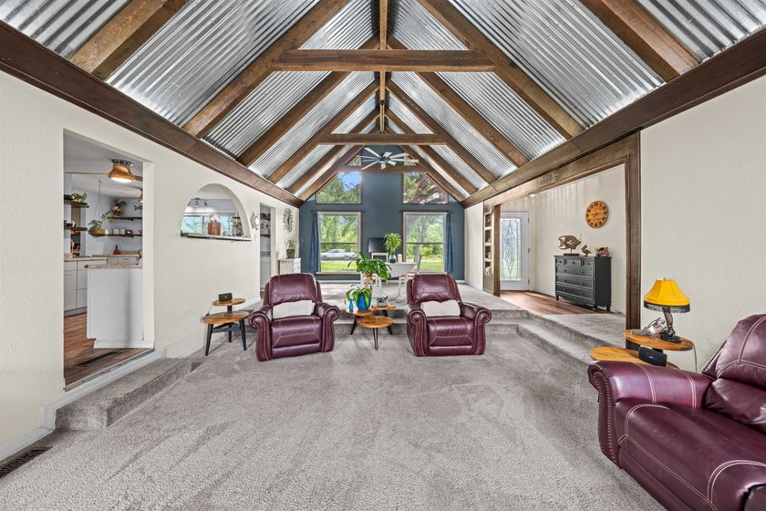 Welcome home to this charming 3 bedroom, 3 bath residence - photo 3