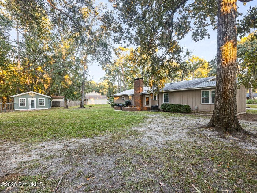 Welcome to this charming 3-bedroom, 2-bath home with a - photo 4