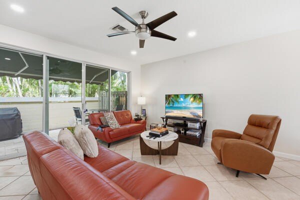 Welcome to Old Florida Bungalow Townhomes. A tastefully - photo 8