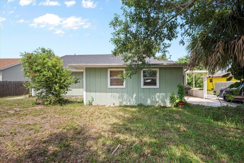 Welcome to this beautifully updated 3-bedroom, 2-bath, 2-car - photo 4