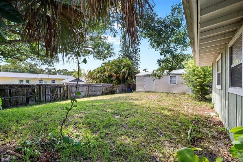 Welcome to this beautifully updated 3-bedroom, 2-bath, 2-car - photo 7