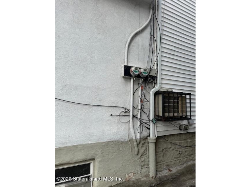 Legal two family 6/6 semi-attached on 2529 E 22nd Street in - photo 4