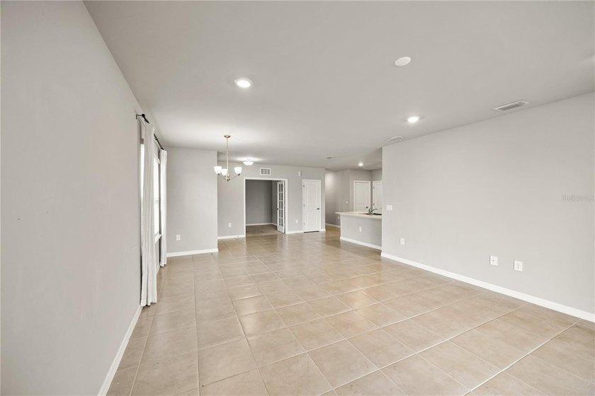 Short Sale. Welcome to this stylish, modern twin villa home! - photo 11