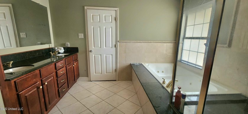 Spacious and full of potential-- a wonderful opportunity to make - photo 18