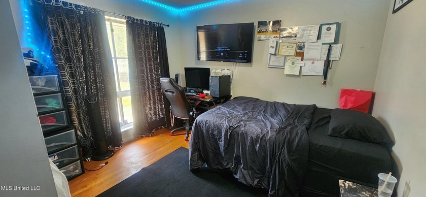 Spacious and full of potential-- a wonderful opportunity to make - photo 21
