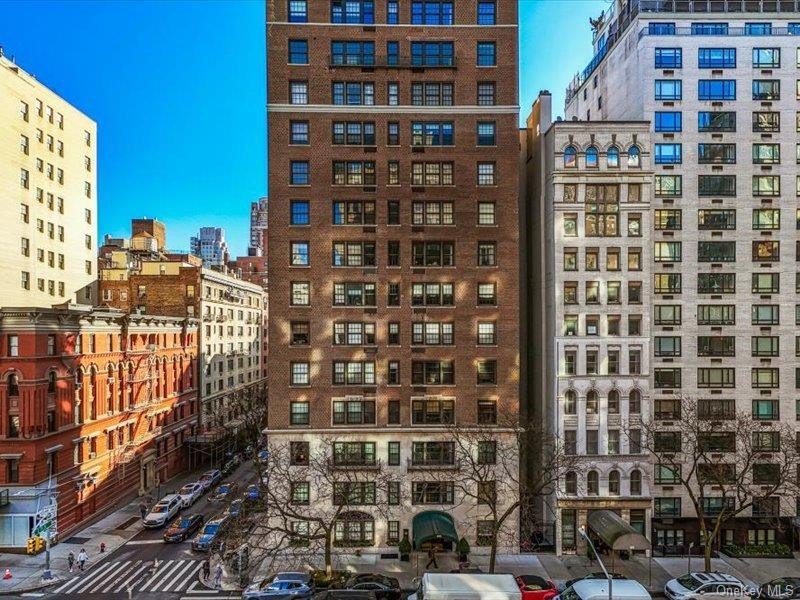 Perched atop one of Park Avenue's most distinguished prewar - photo 21