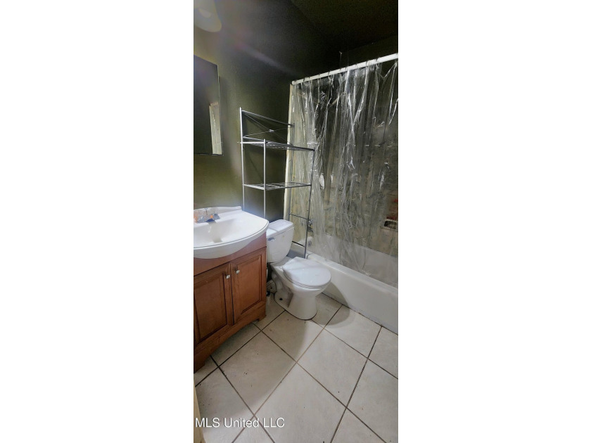 Spacious and full of potential-- a wonderful opportunity to make - photo 24