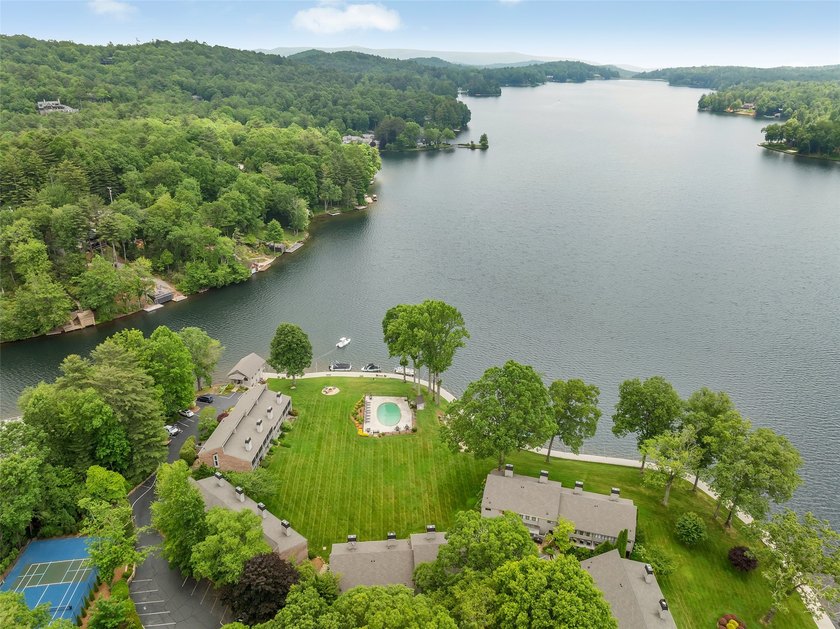 Fully furnished and beautifully renovated lakefront condo at - photo 3