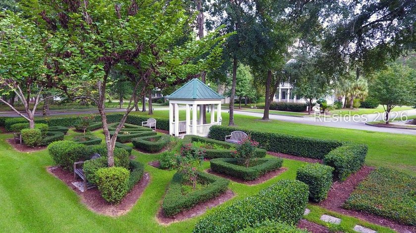 Welcome to your next chapter in one of Beaufort's most beloved - photo 49