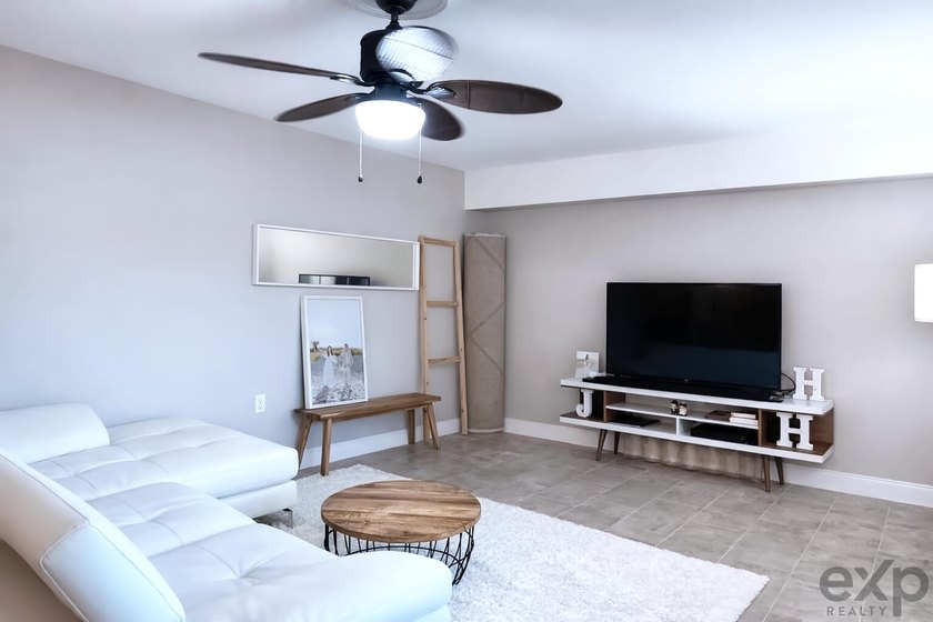 Rare opportunity to own a turn-key renovated home in West Palm - photo 3