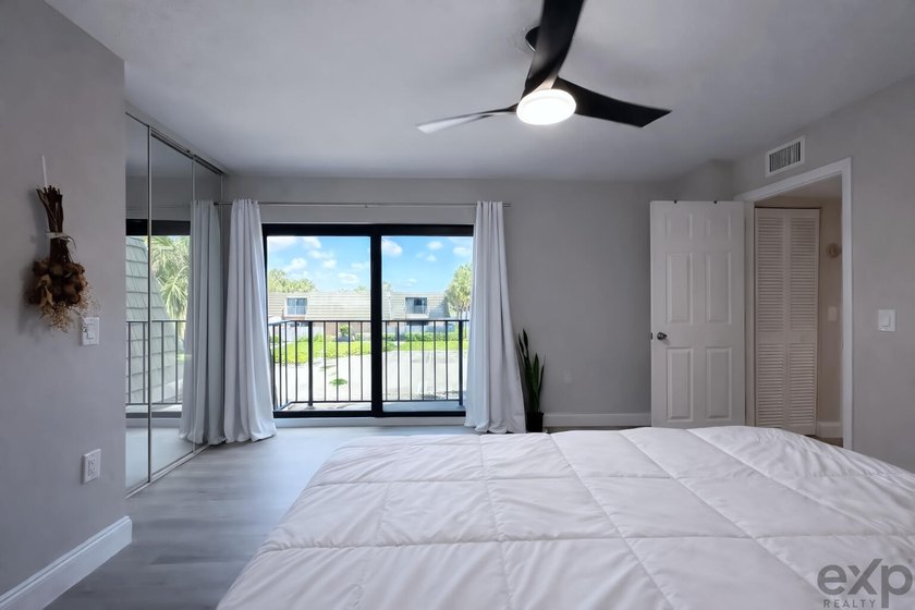 Rare opportunity to own a turn-key renovated home in West Palm - photo 4