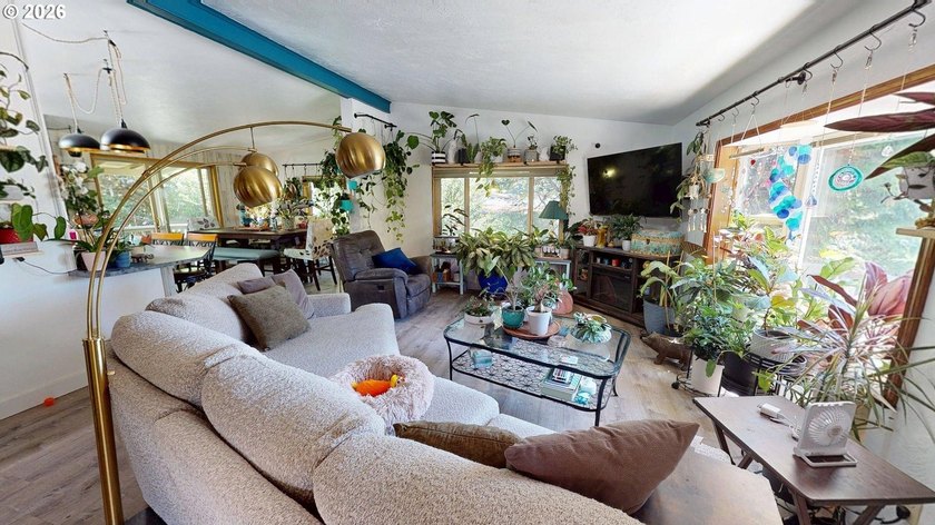 Versatile, well-designed property offering exceptional - photo 4