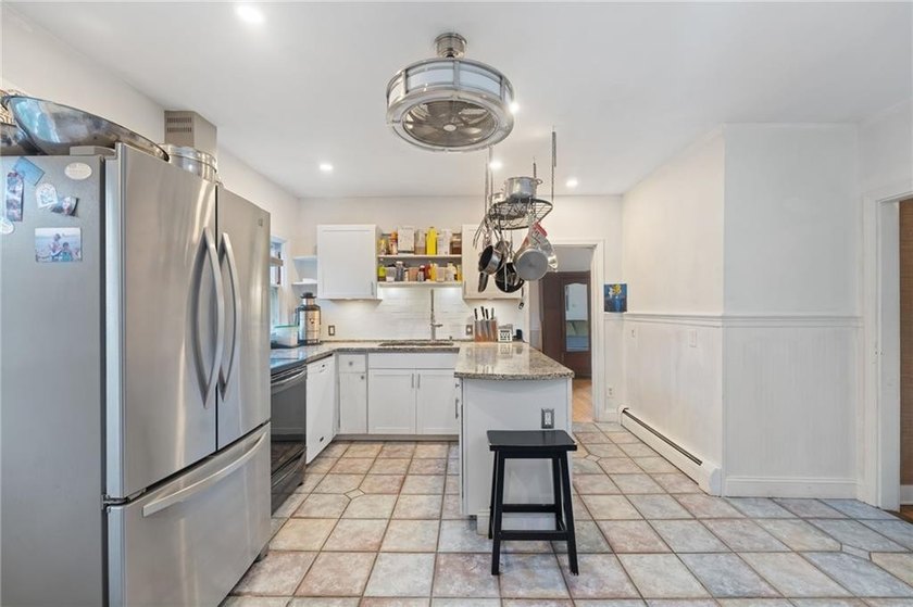 Discover an incredible opportunity in the heart of Wakefield! - photo 4