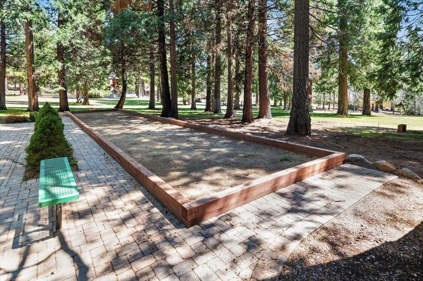 Beautiful level corner lot in the private Foxwood gated - photo 11