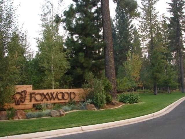 Beautiful level corner lot in the private Foxwood gated - photo 15