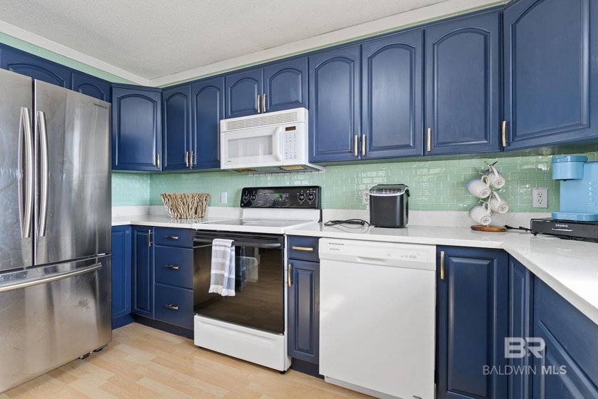 ***VALUE RANGE MARKET: SELLER WILL ENTERTAIN OFFERS BETWEEN $670 - photo 16