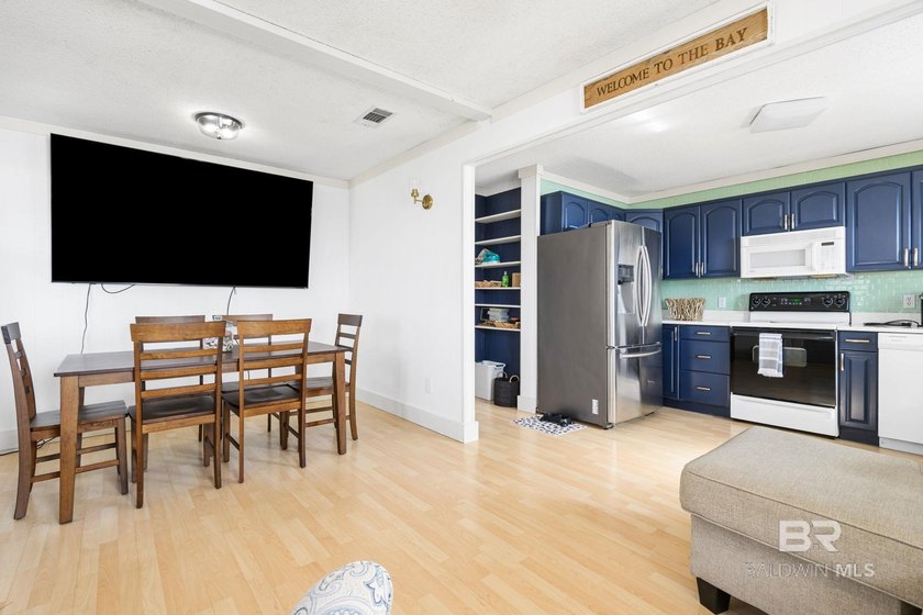 ***VALUE RANGE MARKET: SELLER WILL ENTERTAIN OFFERS BETWEEN $670 - photo 18