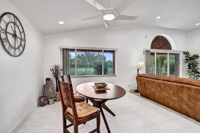 SUPERB SINGLE STORY 4 BED/2.5 BATH WATERFRONT HOME! Room to - photo 18