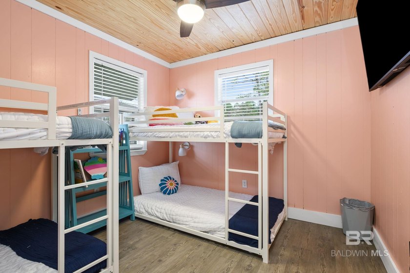 ***VALUE RANGE MARKET: SELLER WILL ENTERTAIN OFFERS BETWEEN $670 - photo 22