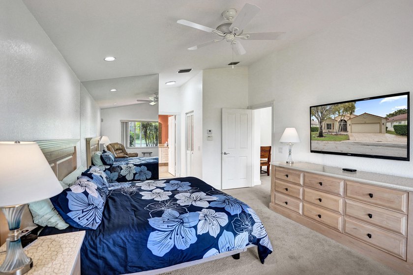 SUPERB SINGLE STORY 4 BED/2.5 BATH WATERFRONT HOME! Room to - photo 28