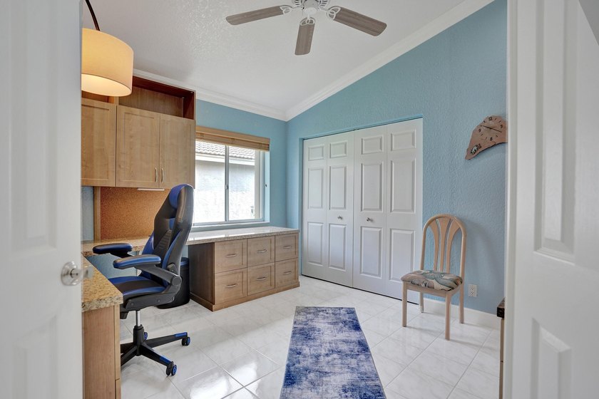 SUPERB SINGLE STORY 4 BED/2.5 BATH WATERFRONT HOME! Room to - photo 45
