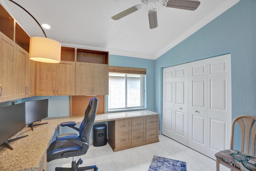 SUPERB SINGLE STORY 4 BED/2.5 BATH WATERFRONT HOME! Room to - photo 46