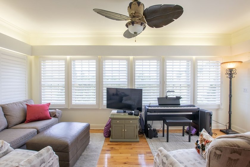 Spacious 4BR/4BA single-family home located just minutes from - photo 12