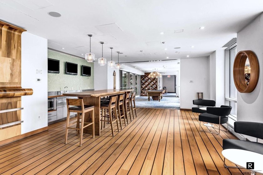 FLOOR-THROUGH THREE BEDROOM / FOUR BATH IN THE EAST WING OF THE - photo 22
