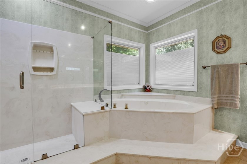 Perfectly positioned along the Marshwood golf course and just a - photo 24