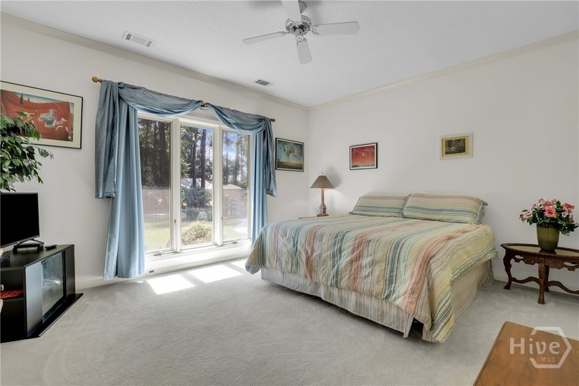 Perfectly positioned along the Marshwood golf course and just a - photo 26