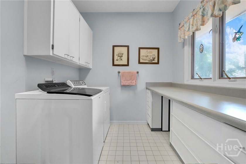 Perfectly positioned along the Marshwood golf course and just a - photo 33