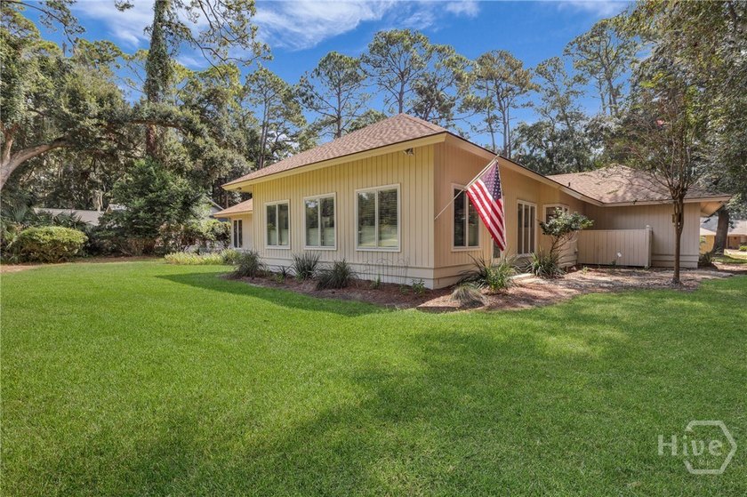 Perfectly positioned along the Marshwood golf course and just a - photo 36