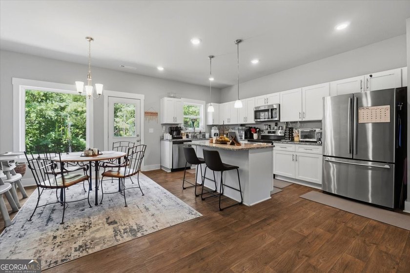 In this beautiful Craftsman ranch, thoughtful design meets - photo 5