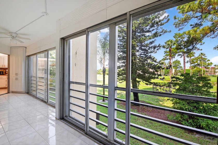 This seller is packed and ready to head up North. Step into this - photo 5