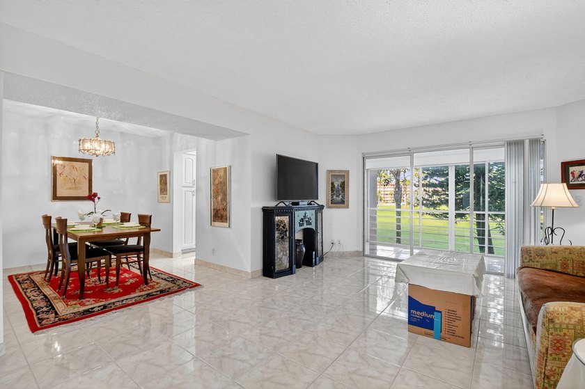 This seller is packed and ready to head up North. Step into this - photo 7