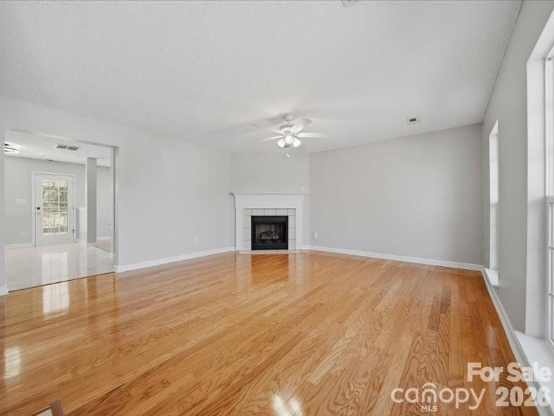 Welcome home to this well-maintained two-story residence - photo 7