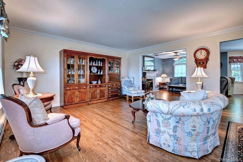Elegant and Immaculate 4 Bedroom, 2 1/2 Bath Victorian Style - photo 8