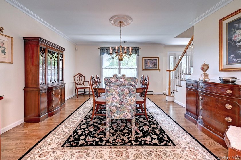 Elegant and Immaculate 4 Bedroom, 2 1/2 Bath Victorian Style - photo 9