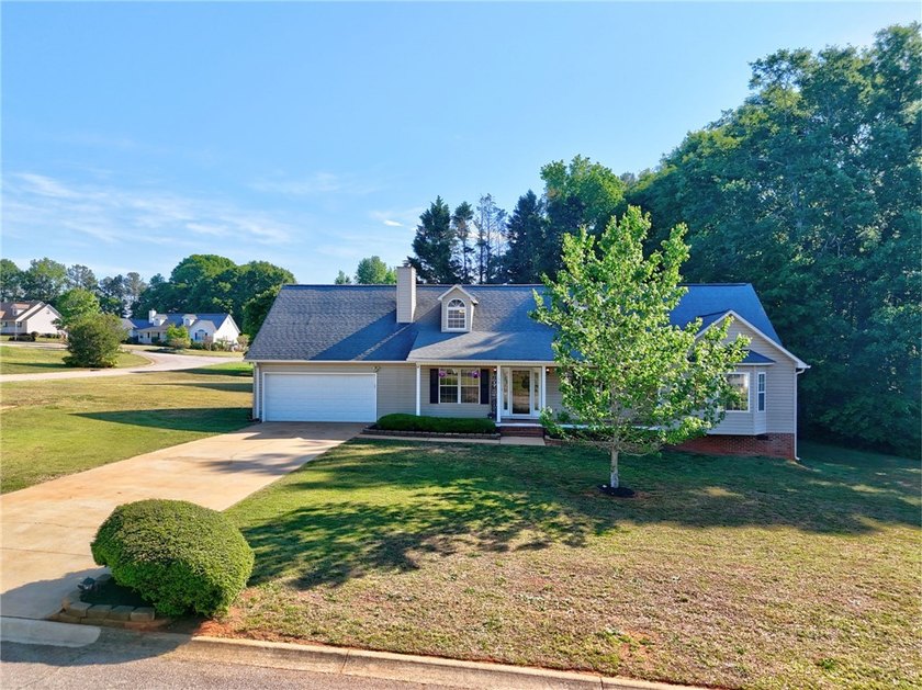 So much to offer with this 5 bedroom home! Step inside to find - photo 32