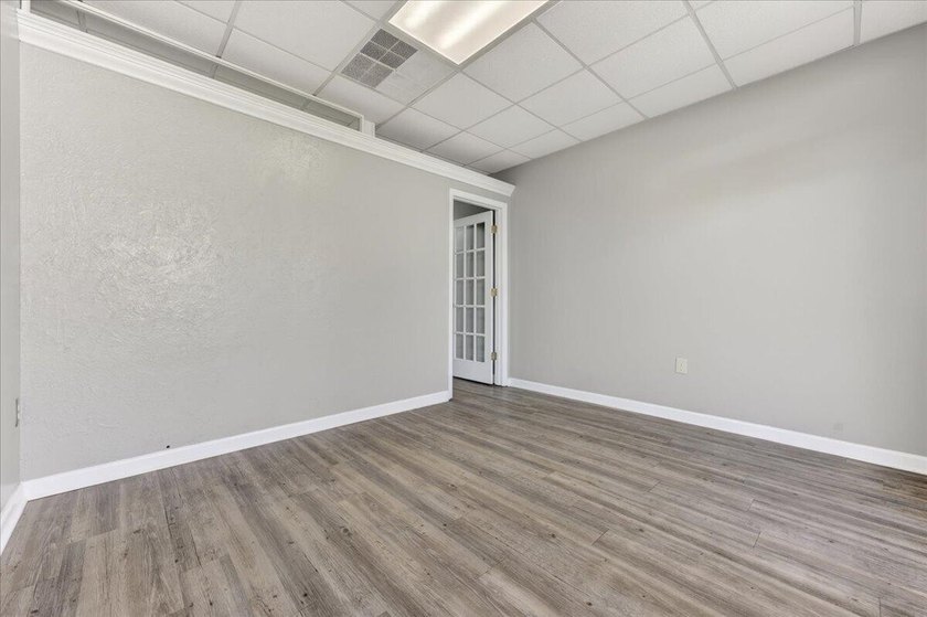 Located in the heart of Harbourtown in Gulf Breeze Proper, this - photo 7