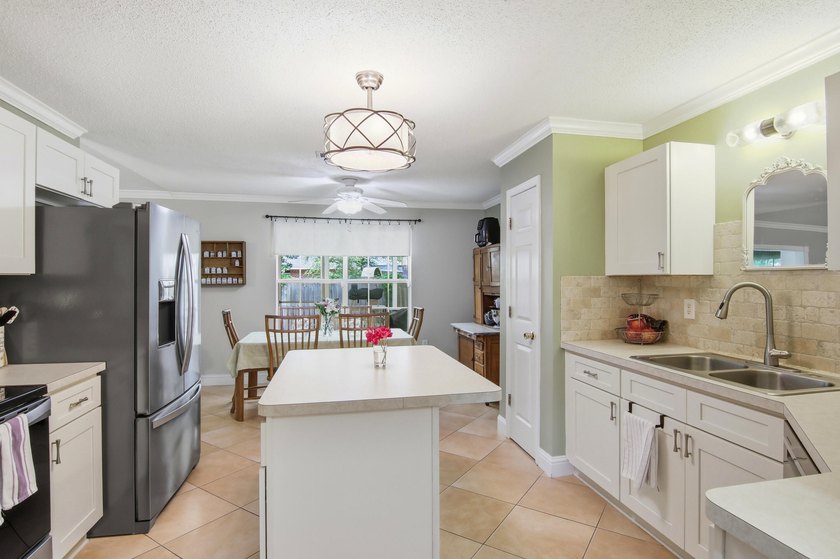 Assumable loan available to VA eligible buyer 4.7% rate.Located - photo 8