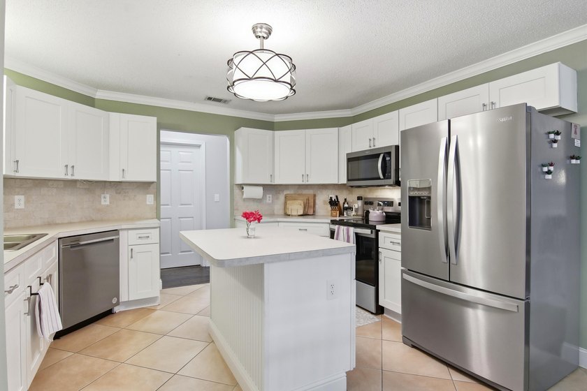 Assumable loan available to VA eligible buyer 4.7% rate.Located - photo 10