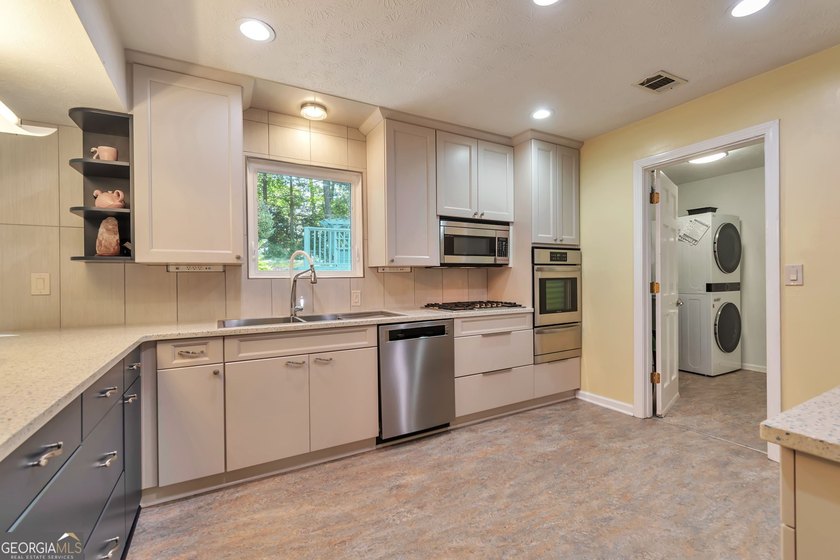 This updated two level home is well maintained in a quiet close - photo 15